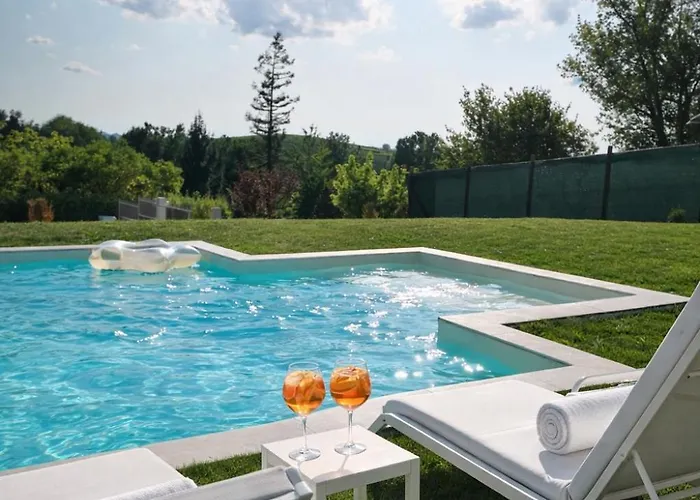 Amac With Pool Privatunterkunft