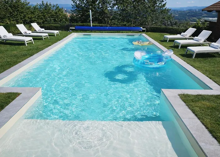 Privatunterkunft Amac With Pool Govone